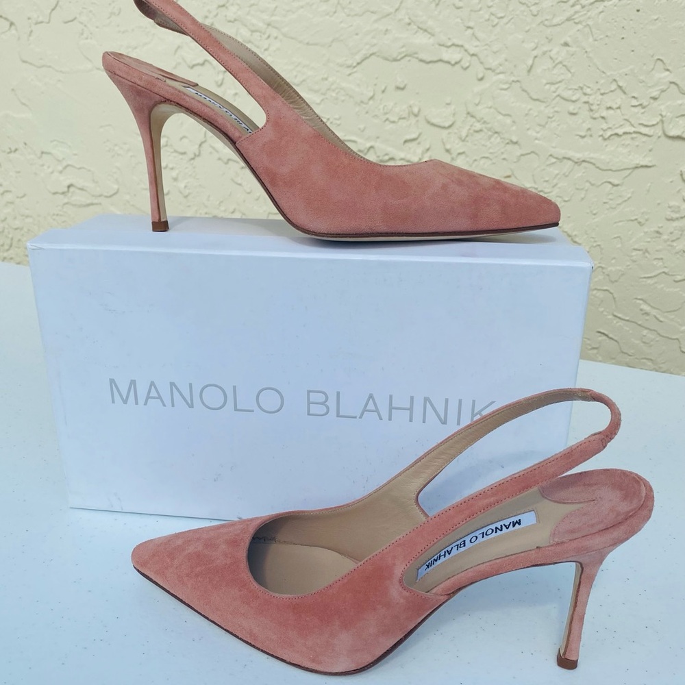 Manolo Blahnik “Allura”, suede slingback 90 mm heels.